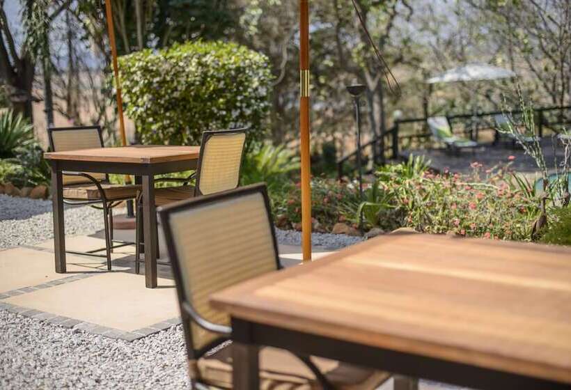 פנסיון Abangane Guest Lodge