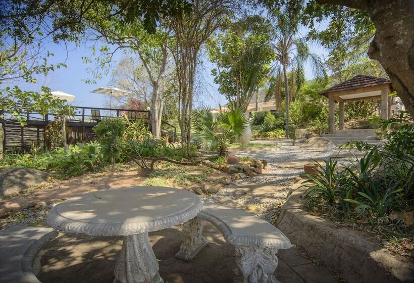 פנסיון Abangane Guest Lodge