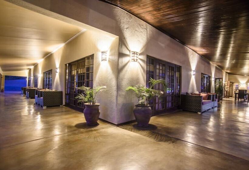 פנסיון Abangane Guest Lodge