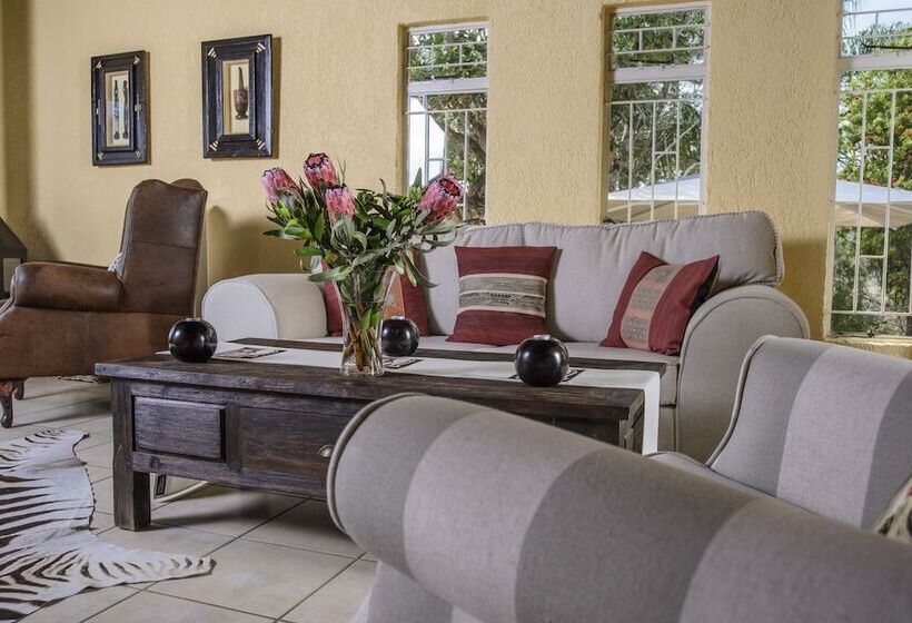 פנסיון Abangane Guest Lodge