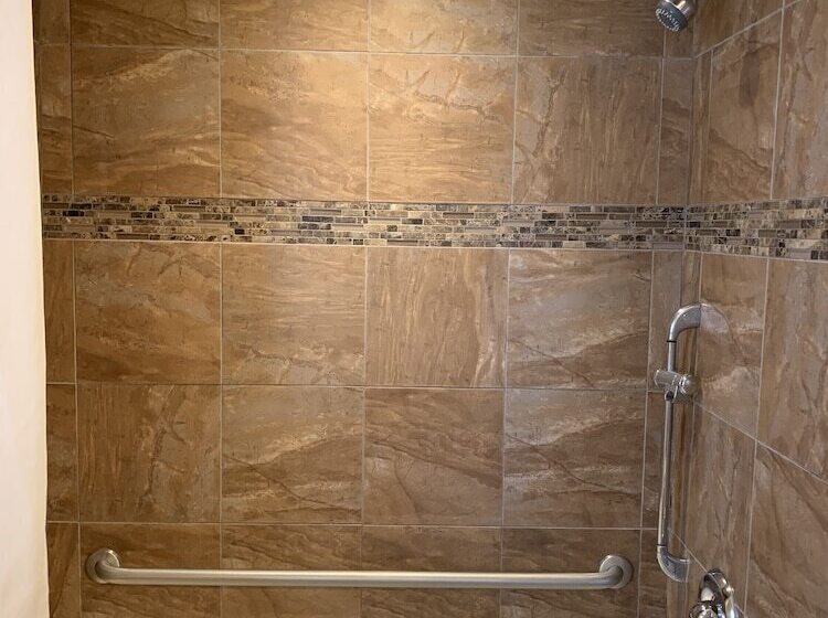 The Lionstone Inn Motel And Cottages