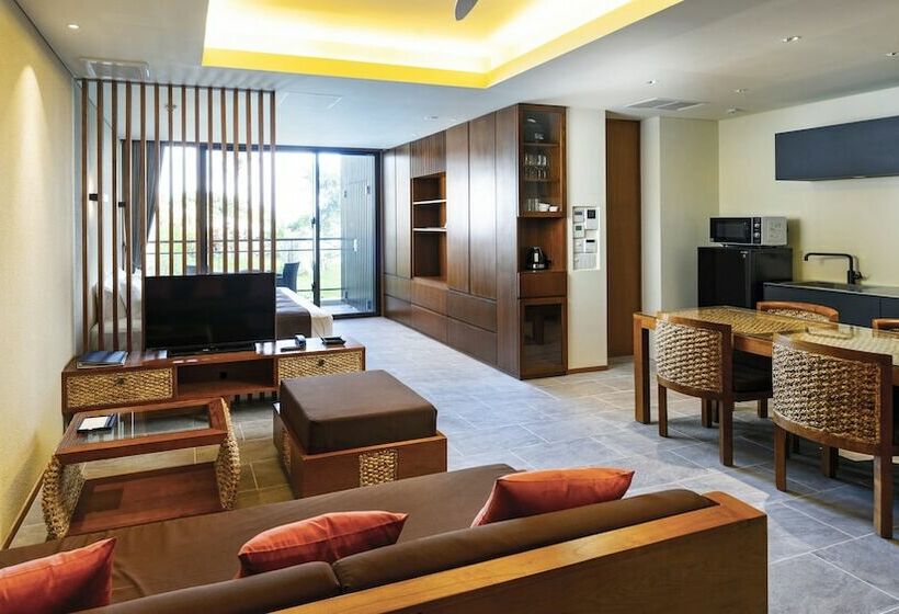 בית מלון כפרי Away Okinawa Kouri Island Resort