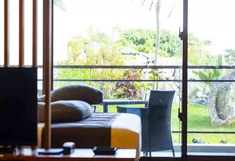 ホテル Away Okinawa Kouri Island Resort
