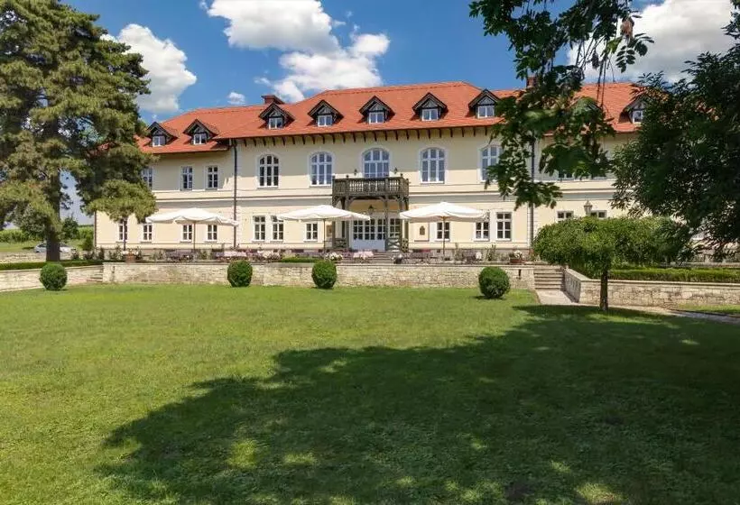 Castle Hotel Grof Degenfeld Superior