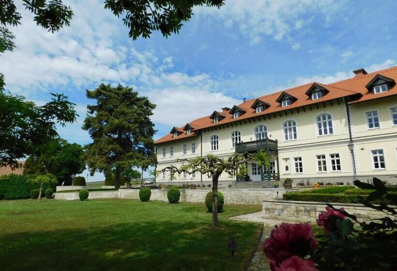 Castle Hotel Grof Degenfeld Superior