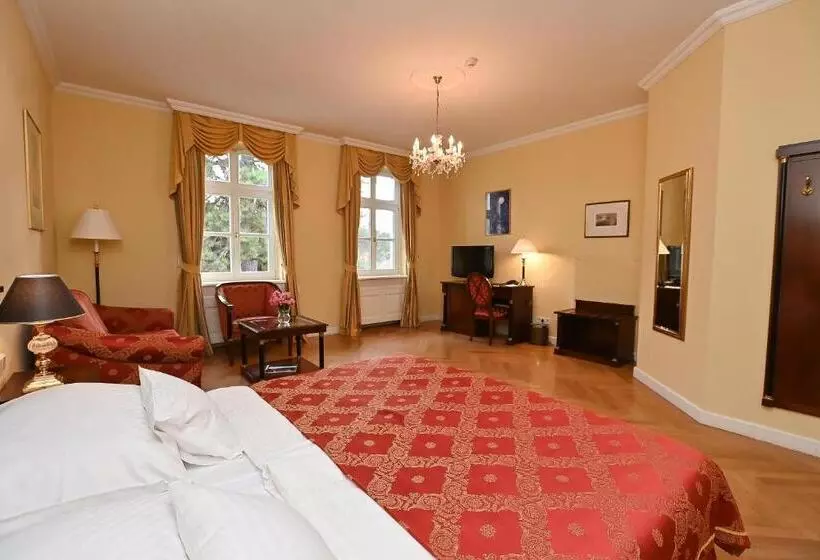 Castle Hotel Grof Degenfeld Superior