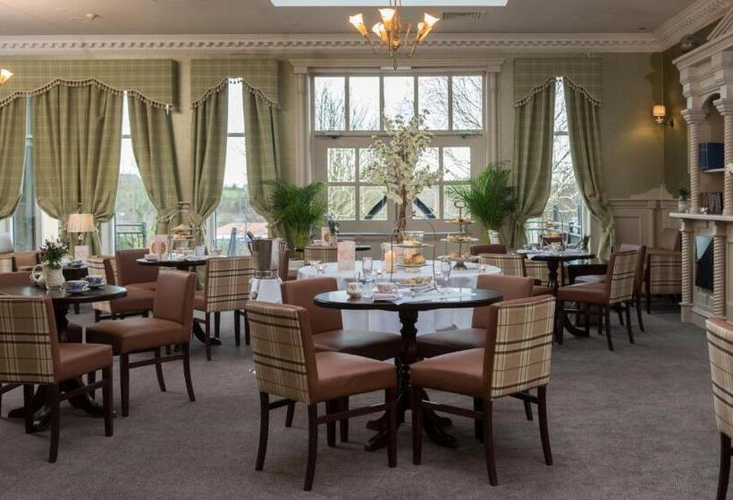 Four Seasons Hotel & Leisure Club