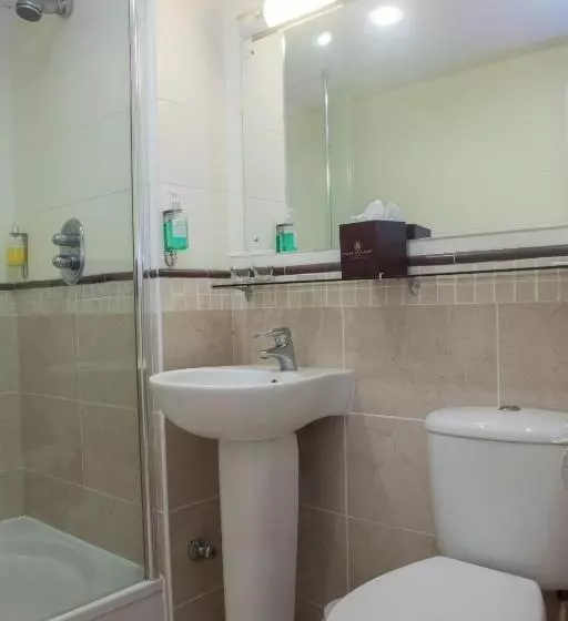 Four Seasons Hotel & Leisure Club