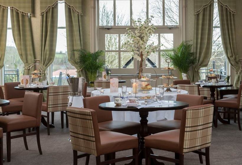 Four Seasons Hotel & Leisure Club