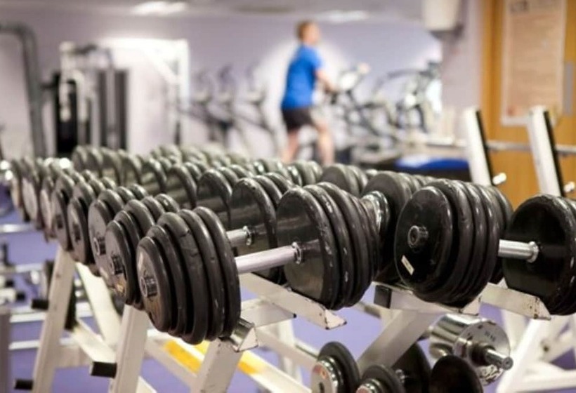 Four Seasons Hotel & Leisure Club