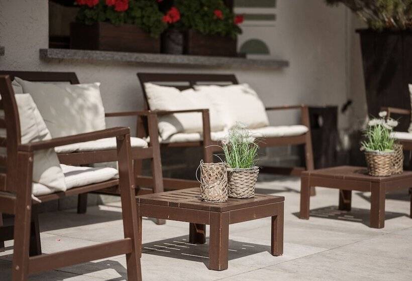 Отель Alù Mountain Design