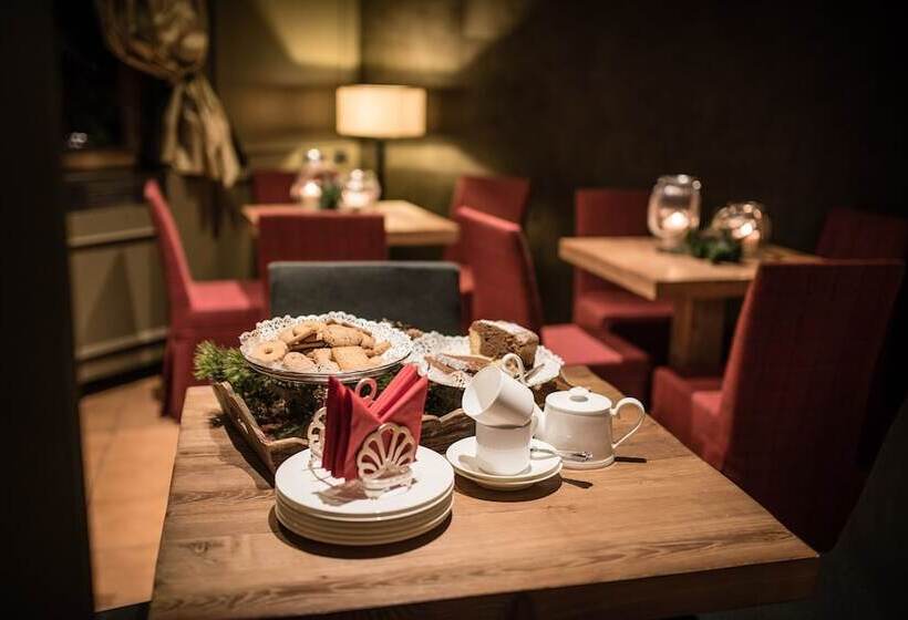 Отель Alù Mountain Design