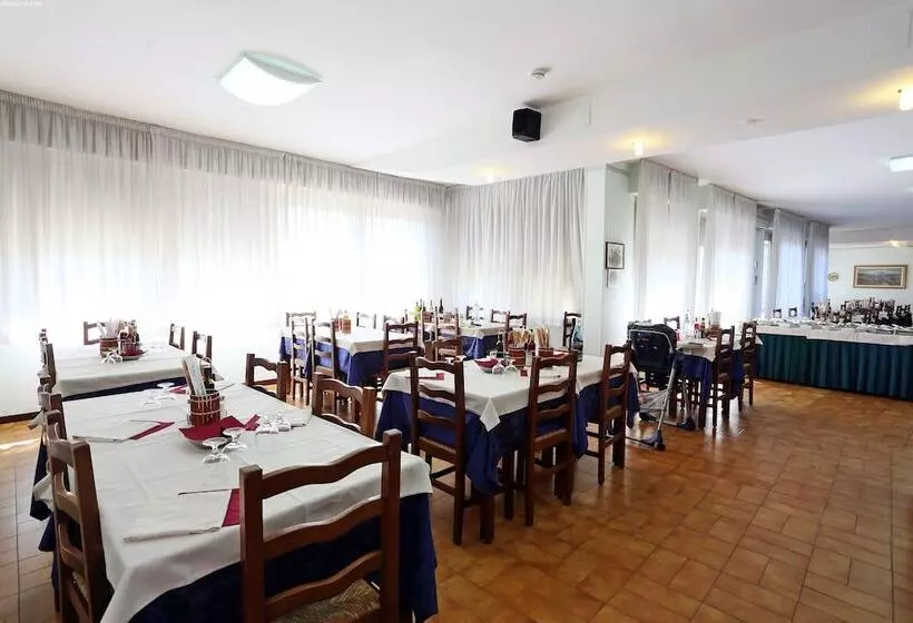 בית מלון כפרי Astoria