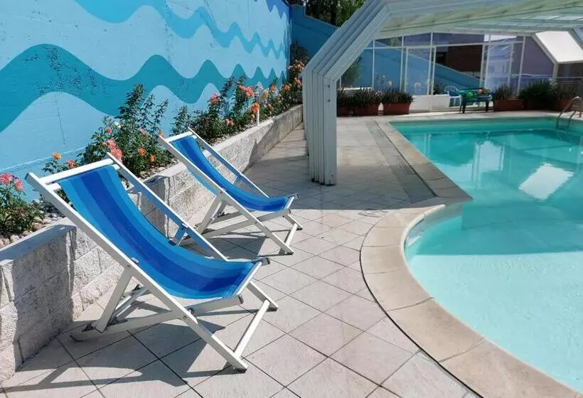 בית מלון כפרי Astoria