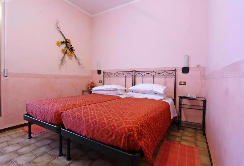 בית מלון כפרי Astoria