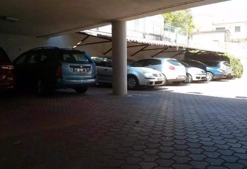 בית מלון כפרי Astoria