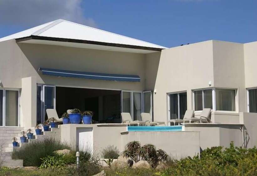 בית מלון כפרי At The Rocks