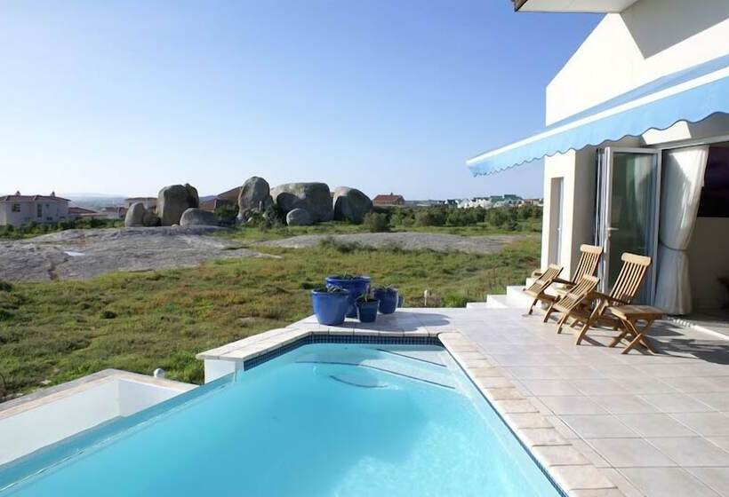 בית מלון כפרי At The Rocks