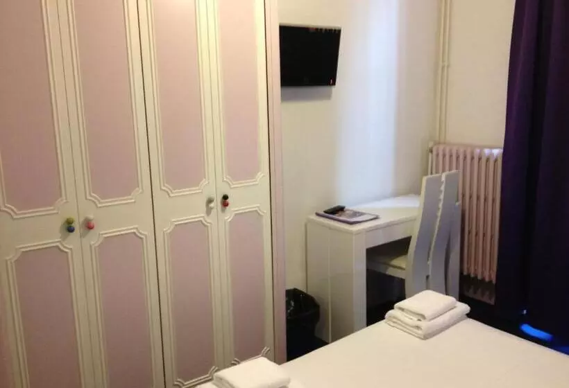 ホテル Bar Restaurant Couleurs Sud