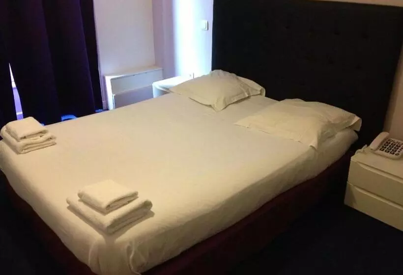 ホテル Bar Restaurant Couleurs Sud