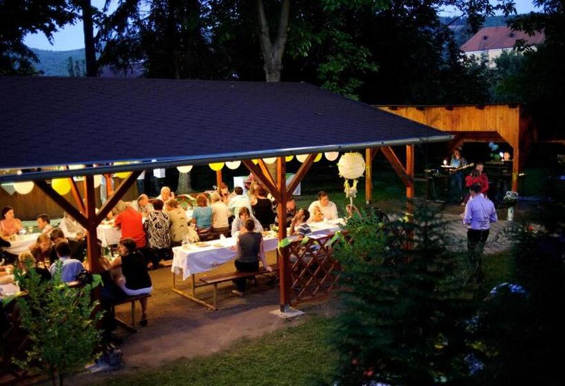 בית מלון כפרי Grand