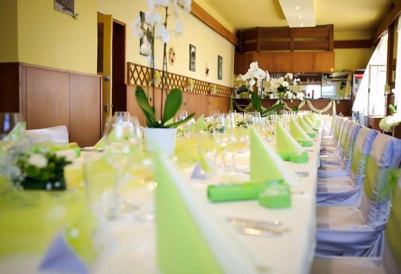 בית מלון כפרי Grand