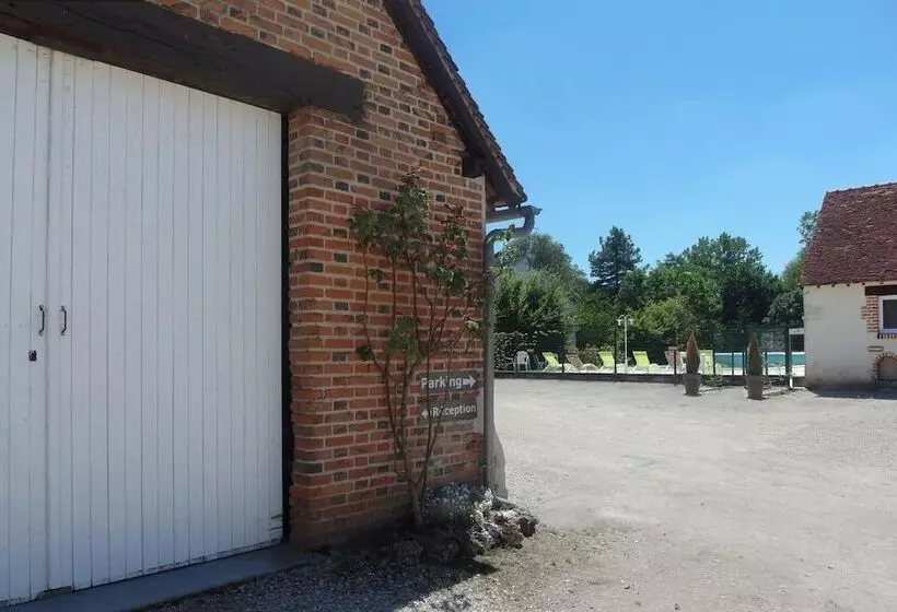 호텔 Logis Hôtel Du Cygne