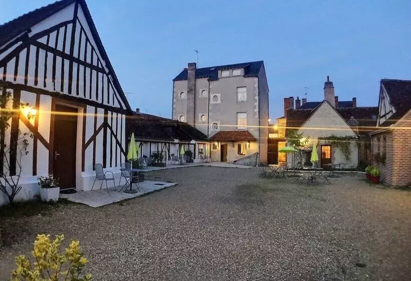 호텔 Logis Hôtel Du Cygne