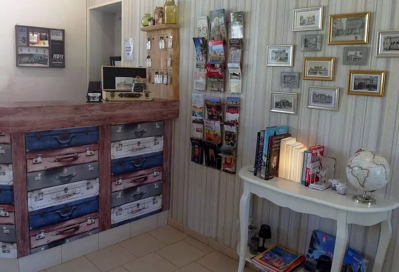 호텔 Logis Hôtel Du Cygne