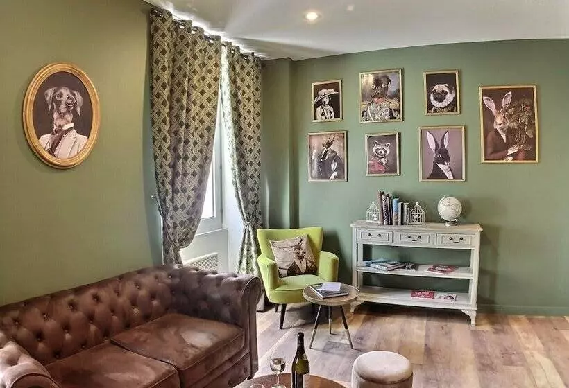 호텔 Logis Hôtel Du Cygne