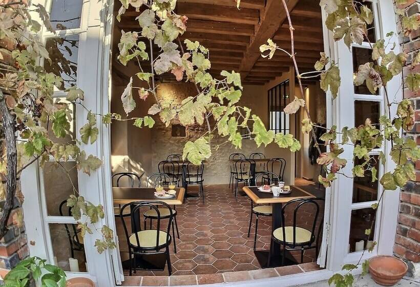 فندق Logis Hôtel Du Cygne