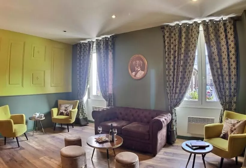 호텔 Logis Hôtel Du Cygne