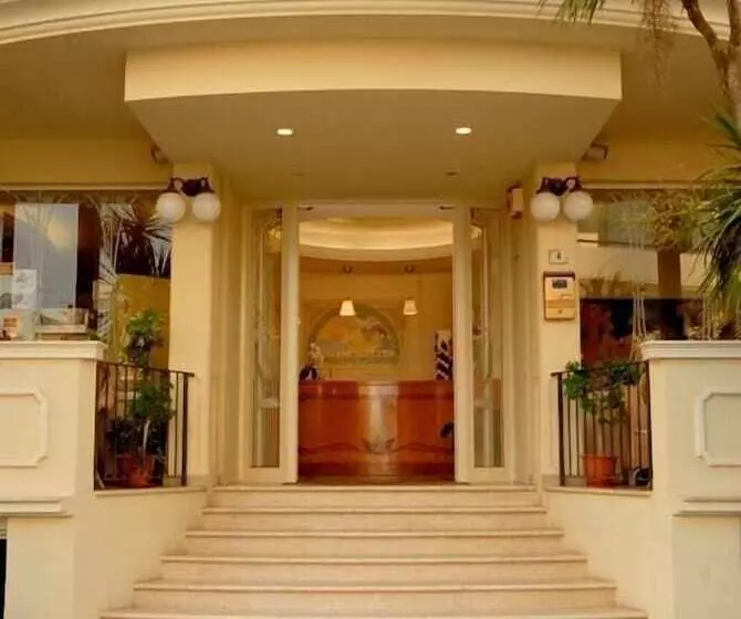 Отель Mocambo Piscina E Spiaggia