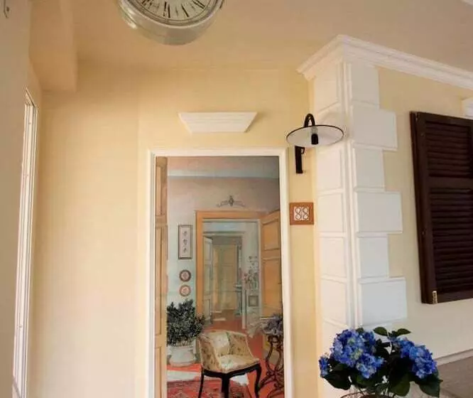 Отель Mocambo Piscina E Spiaggia