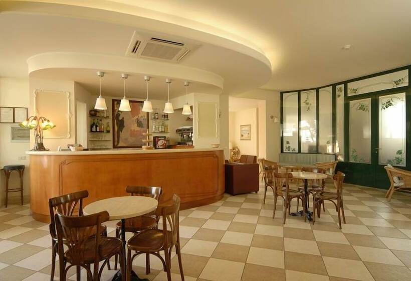 호텔 Mocambo Piscina E Spiaggia