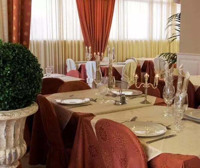 Отель Mocambo Piscina E Spiaggia