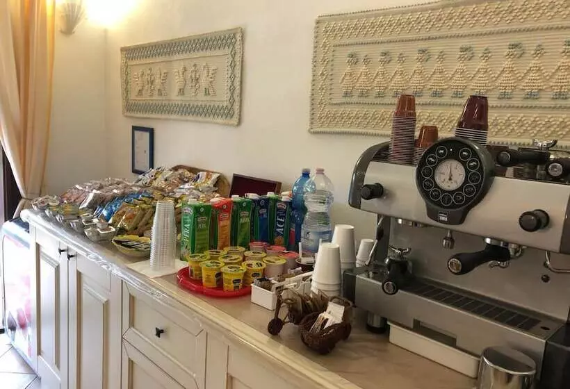 هتل Porto Giunco Residence