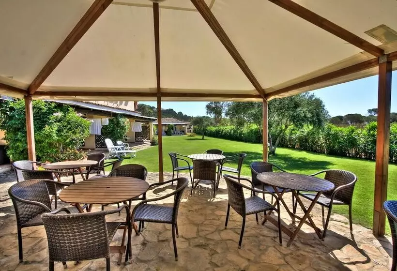 هتل Porto Giunco Residence