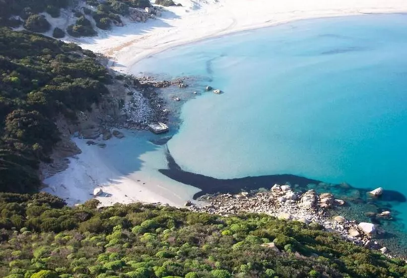 هتل Porto Giunco Residence