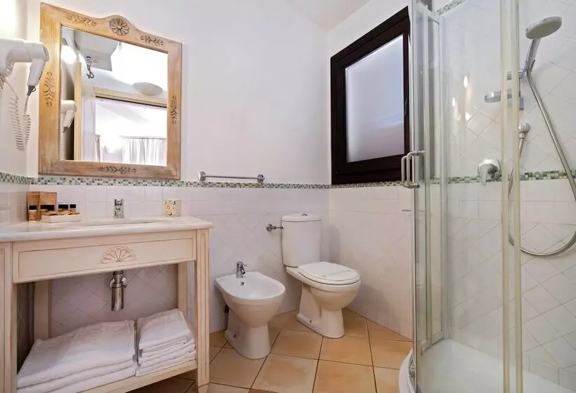 هتل Porto Giunco Residence