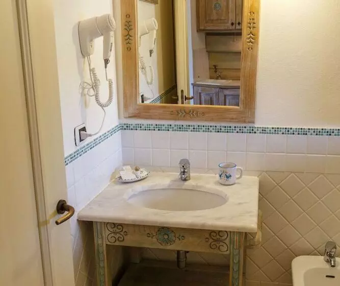 هتل Porto Giunco Residence