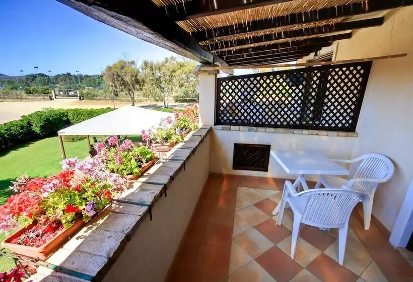 هتل Porto Giunco Residence