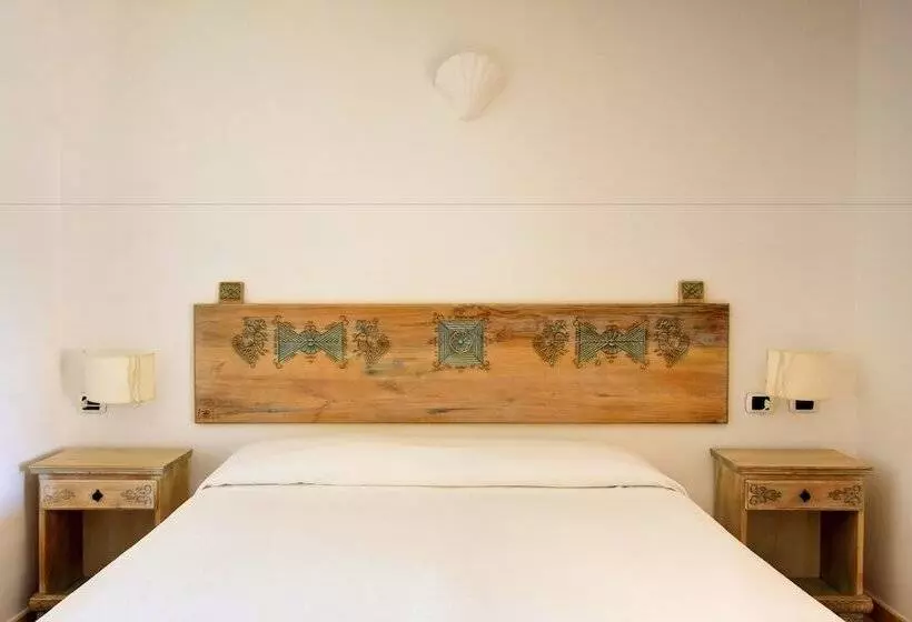 هتل Porto Giunco Residence