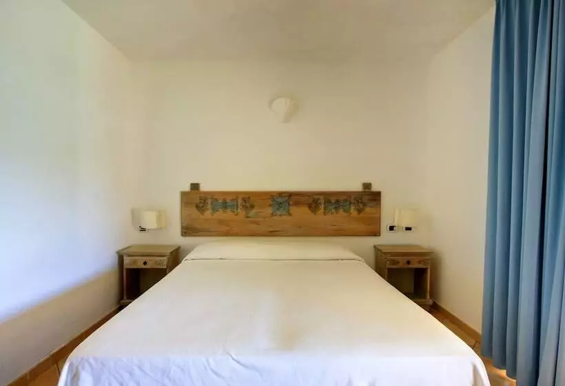 هتل Porto Giunco Residence