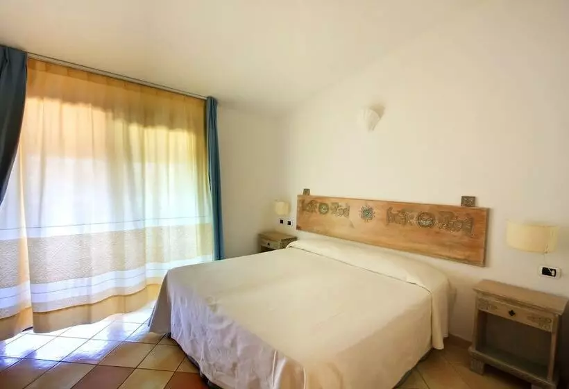 هتل Porto Giunco Residence