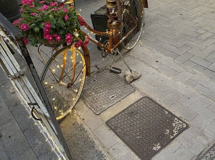 تختخواب و صبحانه Casa Tipica Siciliana Patronale Home Bedandbreakfast Tremetrisoprailcielo Camere Con Vista, Colazion