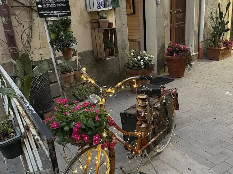 Bed and Breakfast Casa Tipica Siciliana Patronale Home Bedandbreakfast Tremetrisoprailcielo Camere Con Vista, Colazion