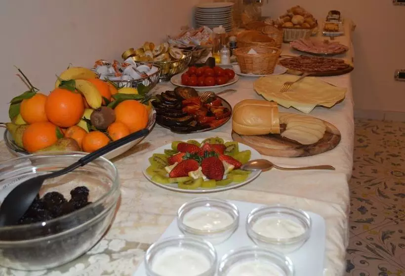 Отель Albergo L Antico Convitto