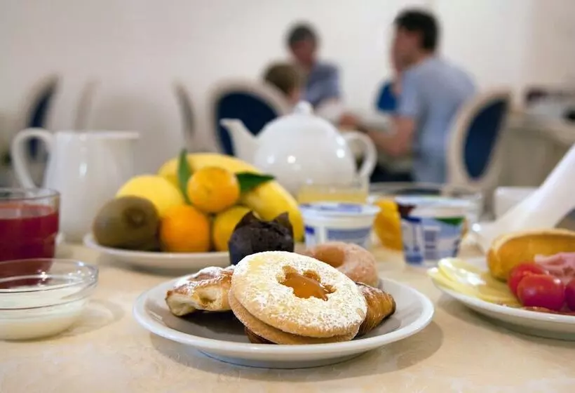 Отель Albergo L Antico Convitto