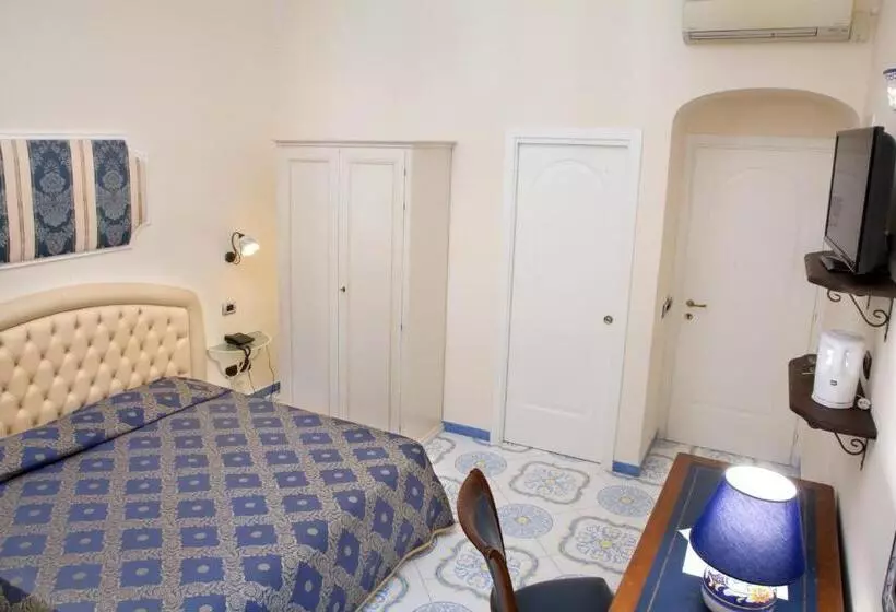 Отель Albergo L Antico Convitto